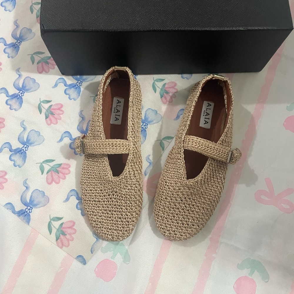ALAIA Natural Woven Mary Jane Flats with Buckle - Picture 4 of 9